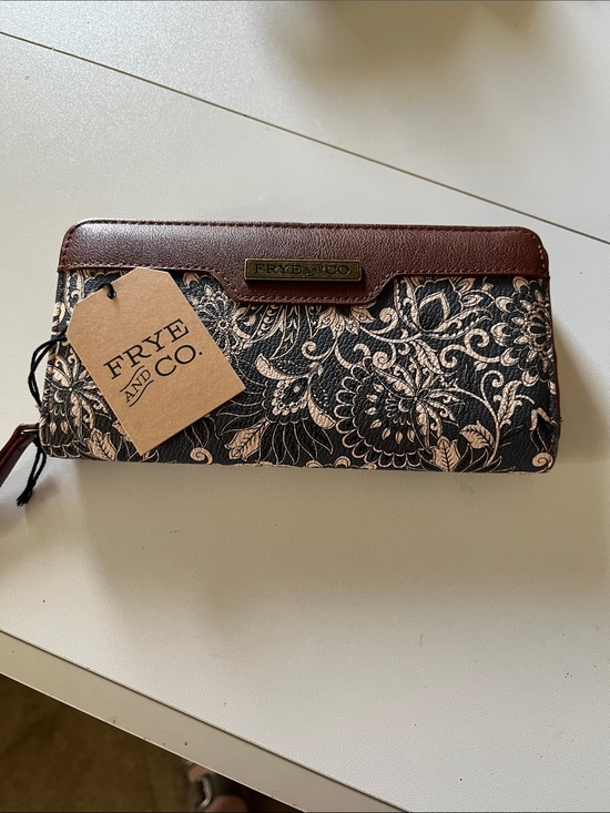 FRYE AND CO. Handbags - FRYE AND CO. Blue Floral Zip Wallet with Brown Trim